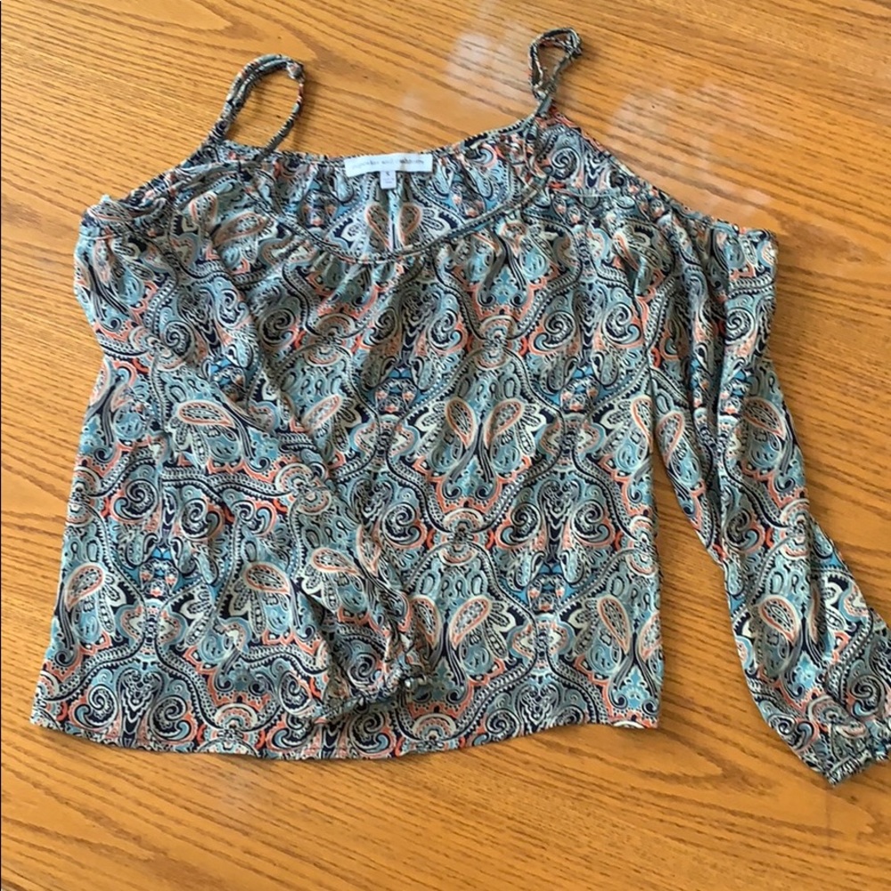 Print open shoulder shirt